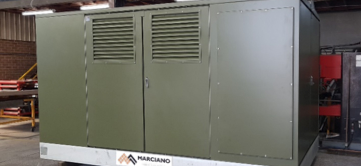Outdoor cabinet features with passive thermal management